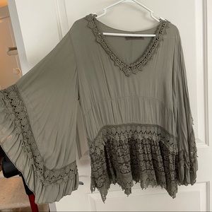 Long sleeve lace top, made in Venice, medium.